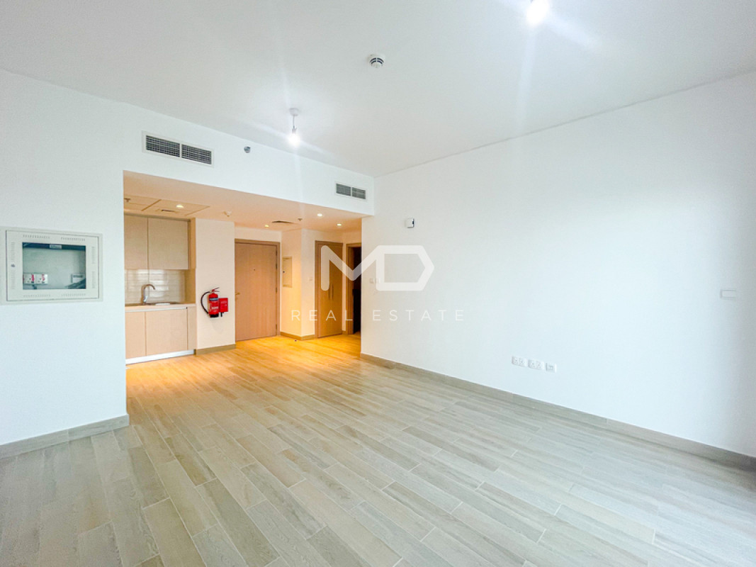 Vacant Soon | Partial Canal View | Modern Layout - Waters Edge, Yas Island, Abu Dhabi 